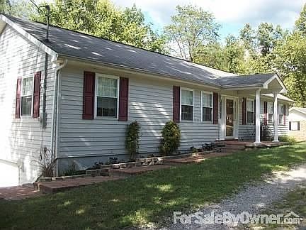 2nd image of 206 Cemetery Hill Cir