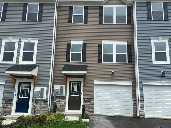 212 Huntwellwest Blvd, Ranson, WV 25438