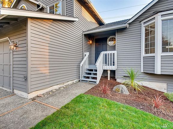 3rd image of 26613 NE Comegys St