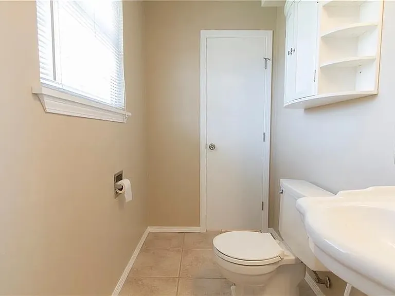 510 Crosby Blvd — Photo 18