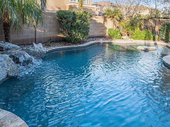 4th image of 2706 E Parkview Dr