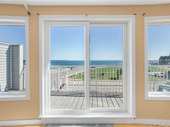 40 Pier Market Pl, Narragansett, RI 02882