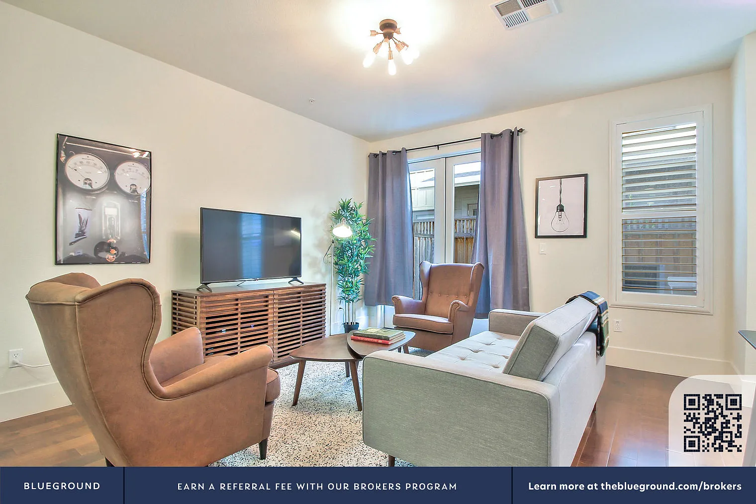 3 bed, 2.5 bath, 1333 sqft, $5,780 — Photo 3