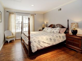 8 Baldwin Ct, Roseland, NJ 07068