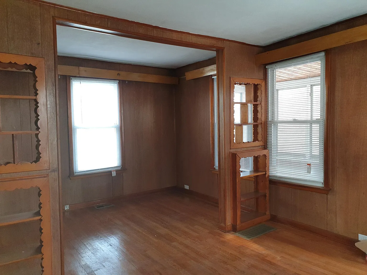 3 bed, 1.5 bath, $2,500 — Photo 4