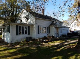 307 Galt Rd, Sterling, IL 61037