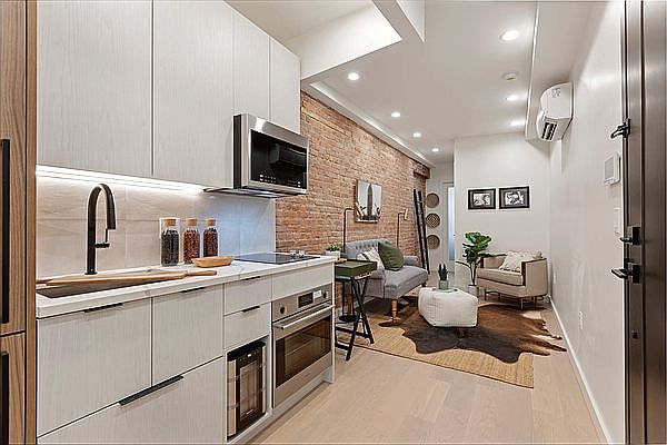 1st image of 140 Mulberry St Building 2B