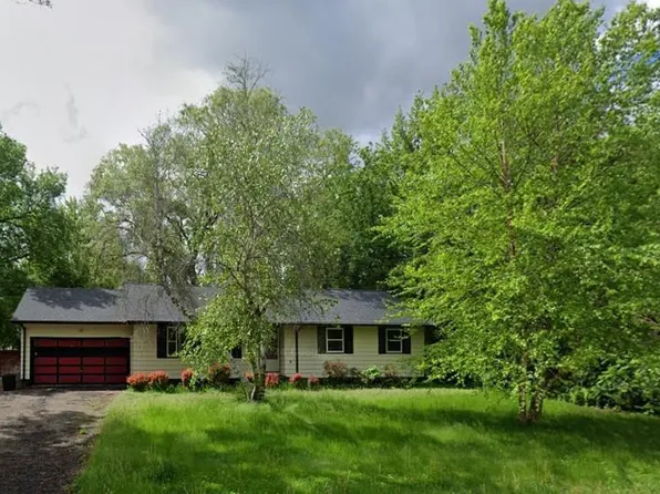 113 Blace Ave, Eagle Lake, MN 56024