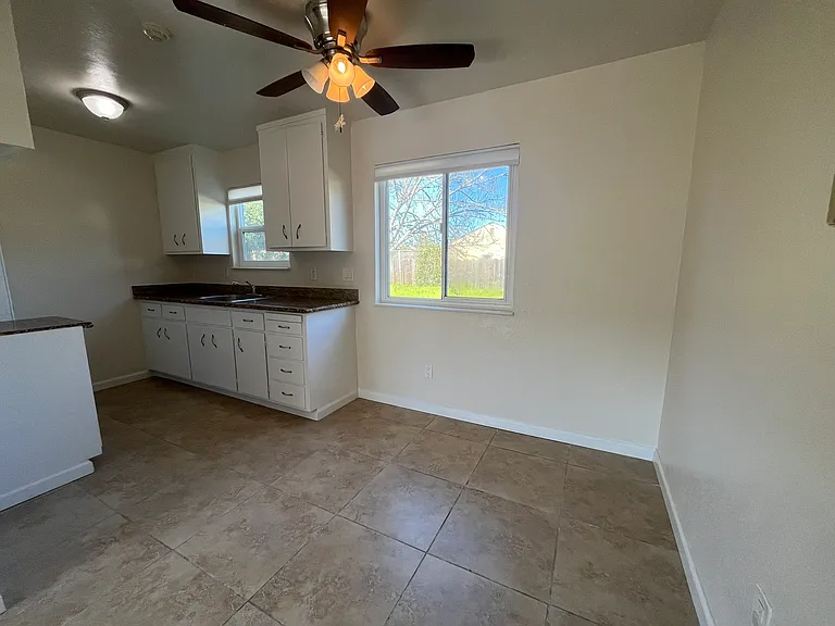 462 Hendley St #5 — Photo 4