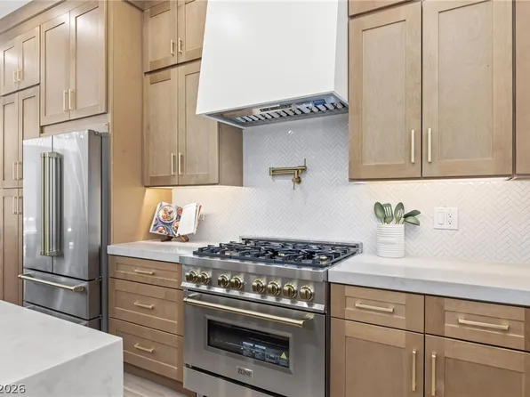 65 Twilight Rose St, Las Vegas, NV 89138
