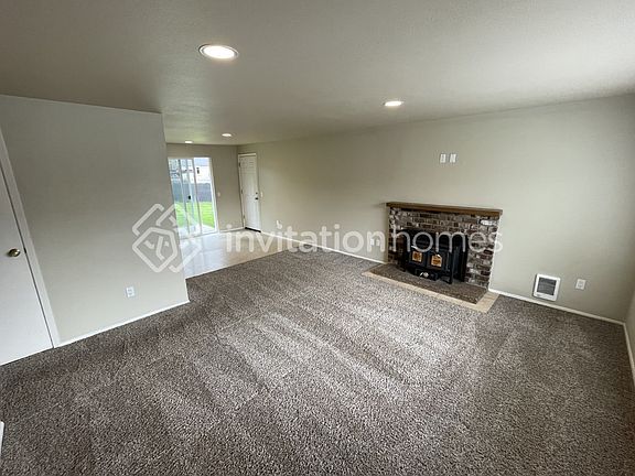 4th image of 5515 95th St NE