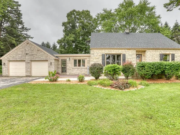 1863 Washington STREET, Grafton, WI 53024