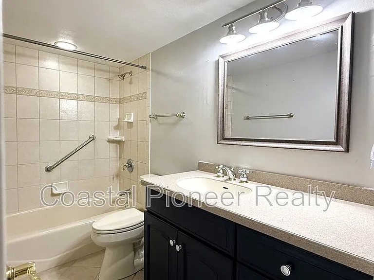 2614 Cove Cay Dr #204 — Photo 21