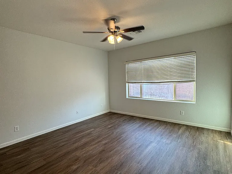951 E Cherry Hills Dr — Photo 6
