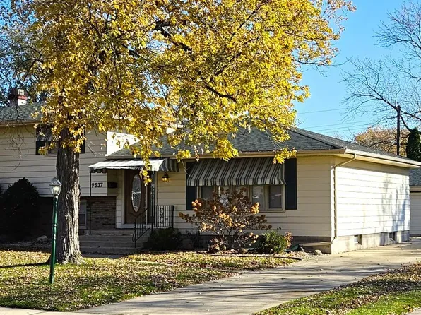9537 Northcote Ave, Munster, IN 46321