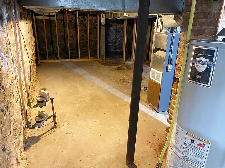 810 Steuben St — Photo 17