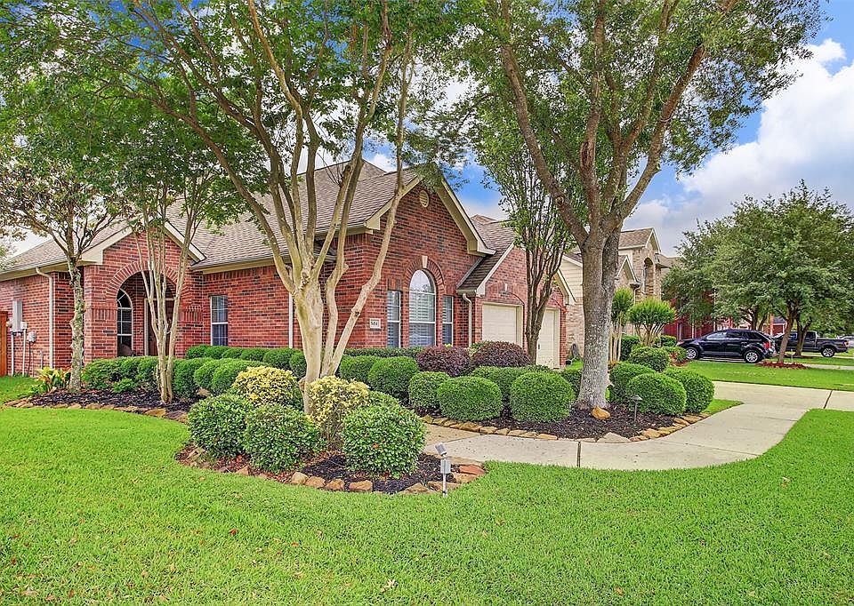 1st image of 5414 Bur Oak Dr