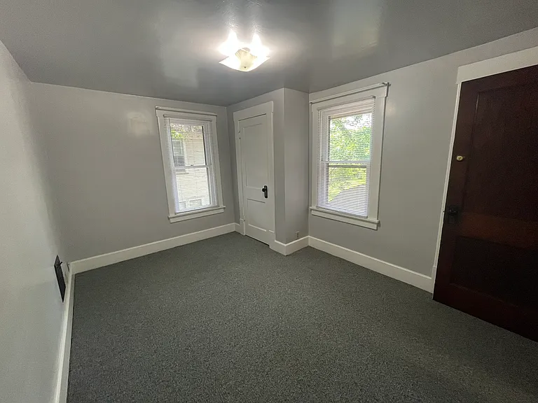 1427 S Linden Ave — Photo 13
