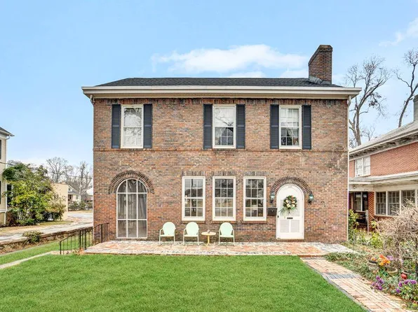 105 Cambridge Ave E, Greenwood, SC 29646