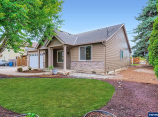 1080 Sage St, Silverton, OR 97381