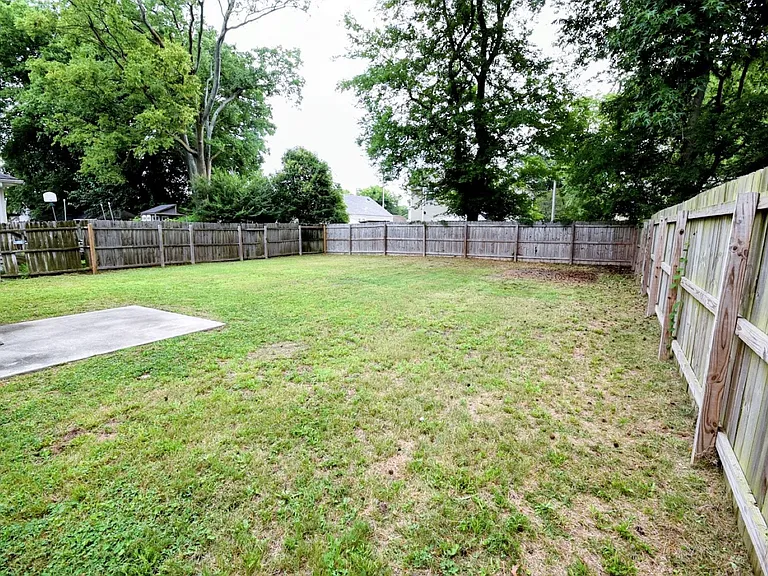 4115 Franklin St — Photo 55
