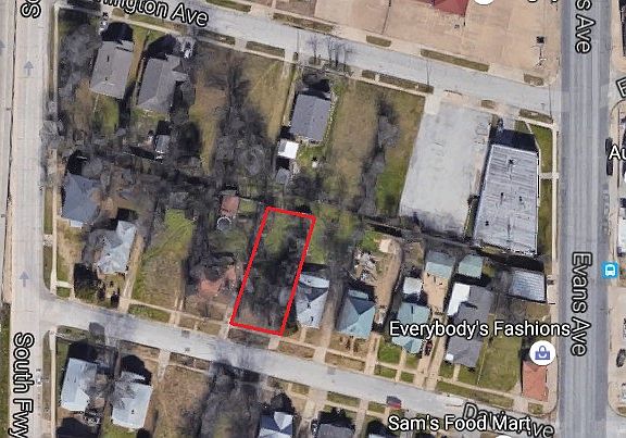 3rd image of 833 E Davis Ave