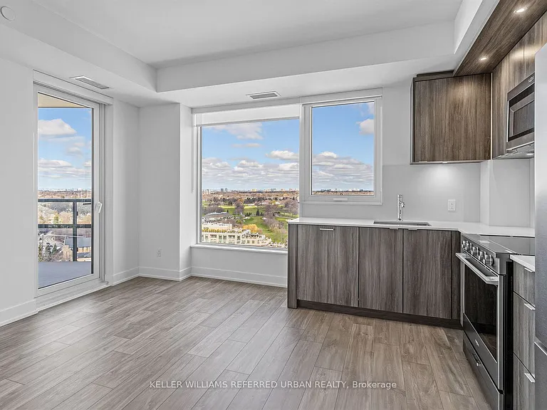 60 Central Park Dr #2112 — Photo 6