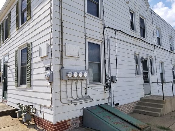 3rd image of 300 Locust St