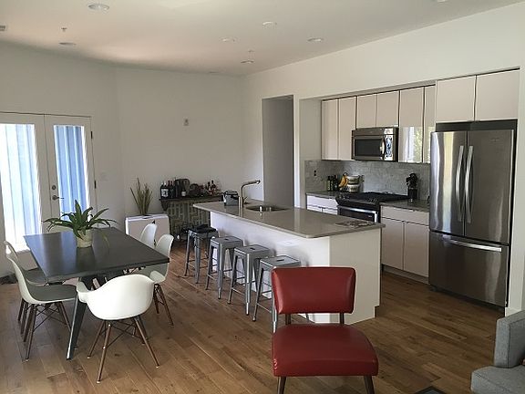 227-w-thompson-st-unit-b-3