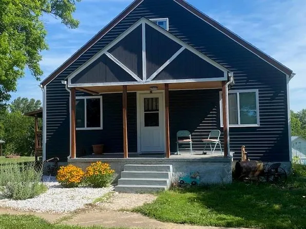 8361 Pratt Rd, Atchison, KS 66002