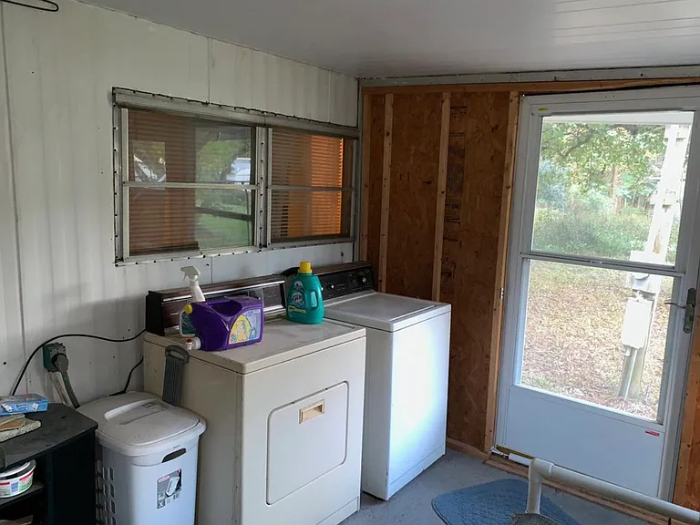 3937 Court St — Photo 7