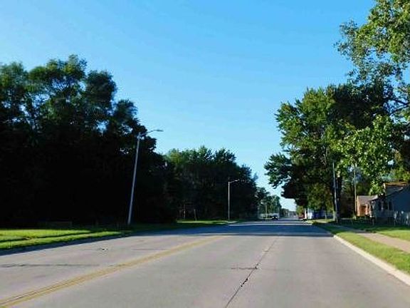 Exterior Neighborhood (street photo)