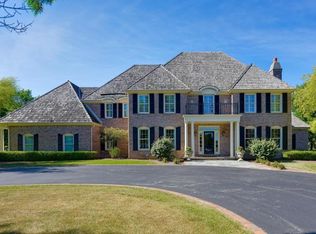 10601 N Wood Crest Ct, Mequon, WI 53092