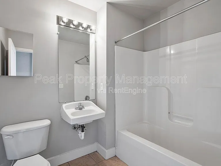 220 E Marshall St #34 — Photo 13