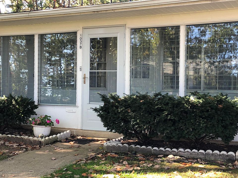 1st image of 1037B Aberdeen Dr #1002