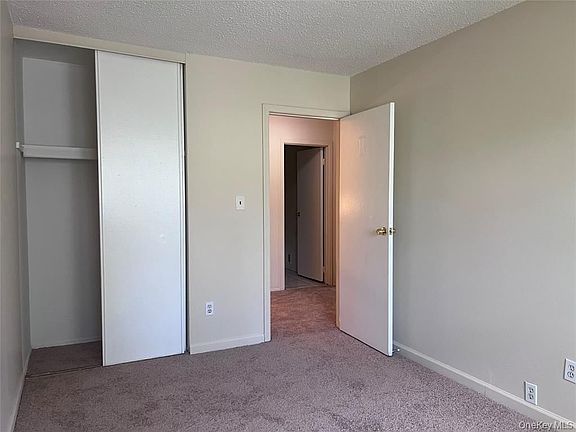 3rd image of 200 Springmeadow Dr Unit M
