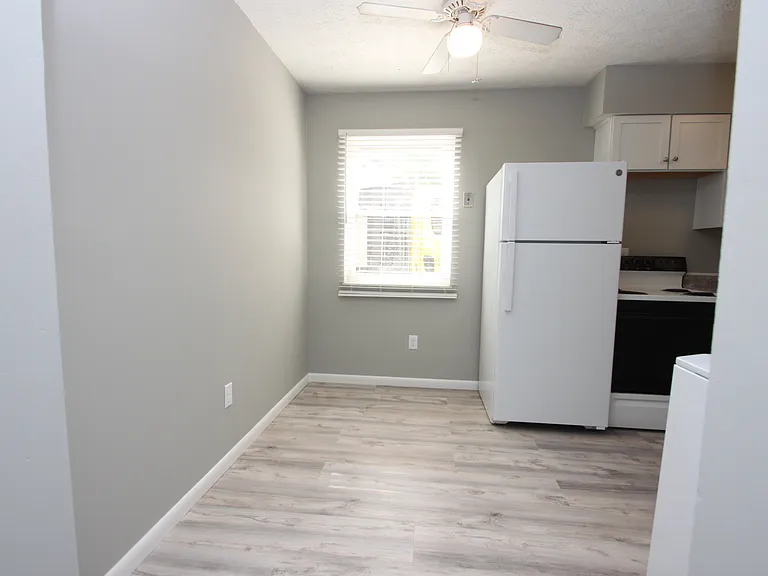 315 Forest St — Photo 5