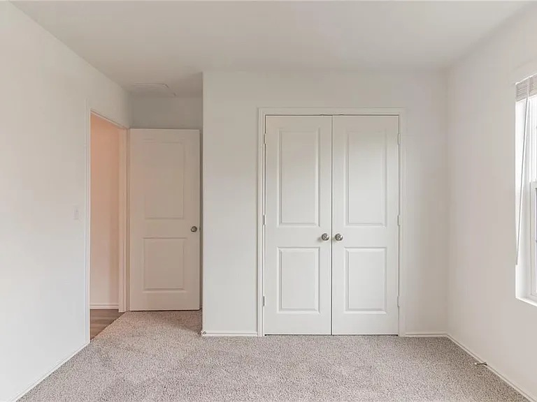 500 Jack Ryan St — Photo 23