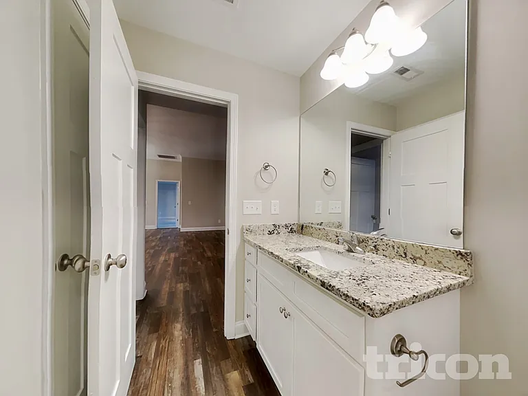 228 Hallmark Cir — Photo 15