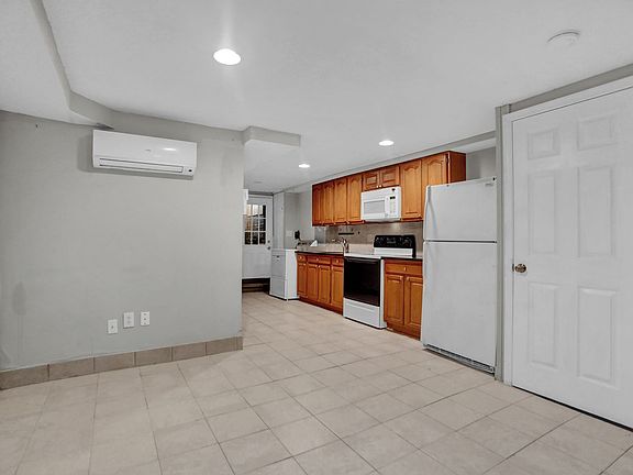 2nd image of 434 Folcroft St Unit B