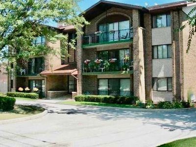 9051 S Roberts Rd APT 303, Hickory Hills, IL, 60457