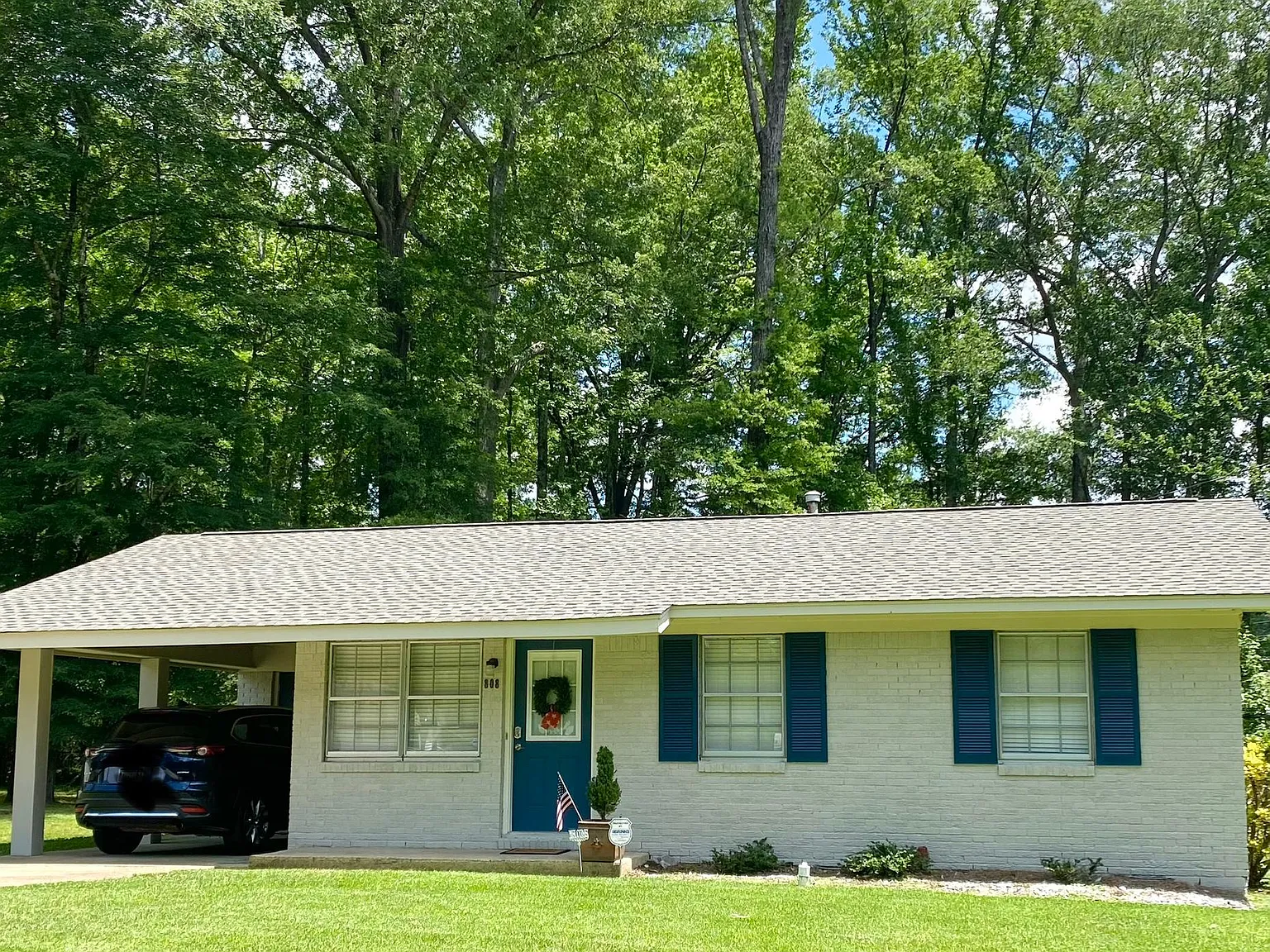 3 bed, 1060 sqft, $1,900 — Photo 2