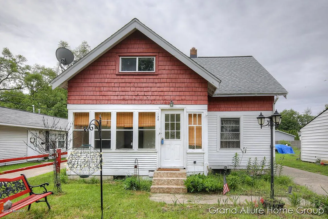 128 Burt St SE photo 1