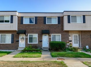 502 Estrada Dr, Belleville, MI 48111