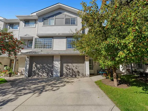 66 Kingsland Vlg SW, Calgary, AB T2V 5J9