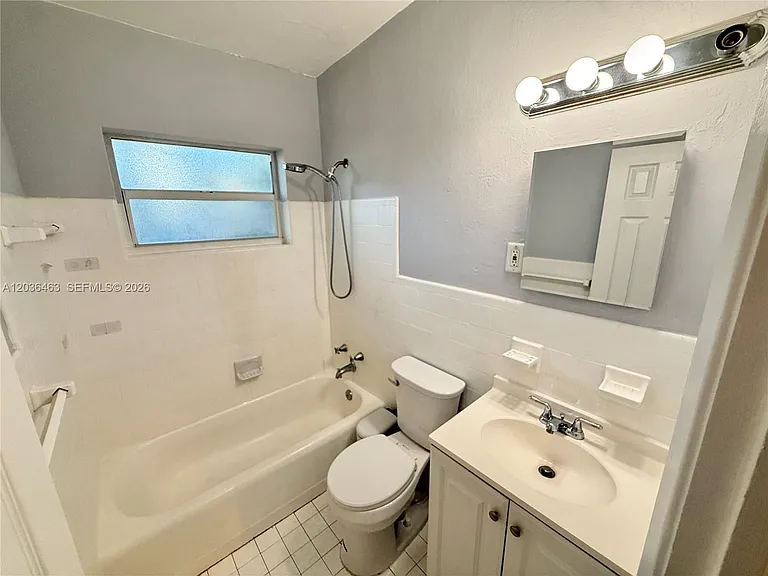 2503 NW 5th Ave #1 — Photo 8