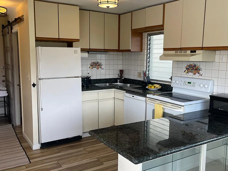 2547 Ala Wai Blvd #602 — Photo 5