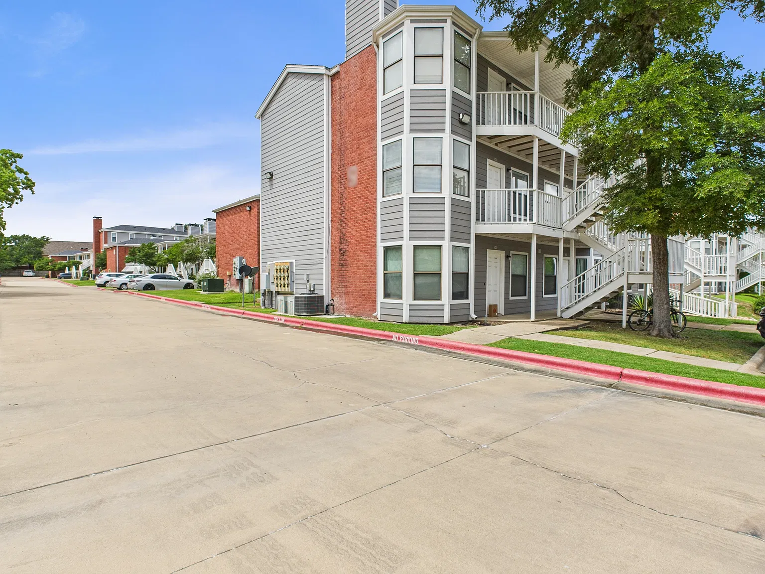 4441 Old College Rd — Photo 3