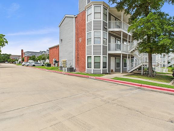 3rd image of 4441 Old College Rd