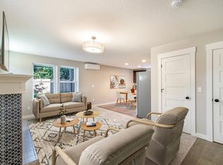 6655 SE Taggart St #B, Portland, OR 97206